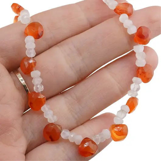 Colier Cornalina briolete 8mm si Piatra lunii alba discuri fatetate 4mm, imagine 4