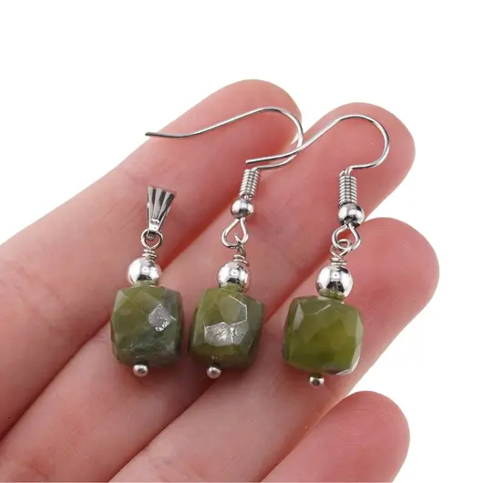 Set Cercei si Pandantiv Granat verde cub fatetat, 6-8mm, imagine 4