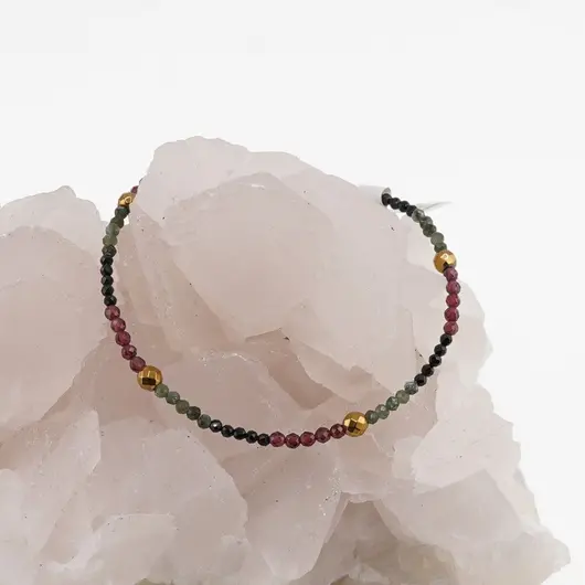 Bratara Granat Rhodolit, Spinel, Serafinit sfere fatetate 2mm si Hematit auriu sfere fatetate 4mm, imagine 2