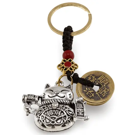 Breloc Feng Shui Amuleta cu nod mistic si pisica cu ciocanul dorintelor argintiu, 10,5cm