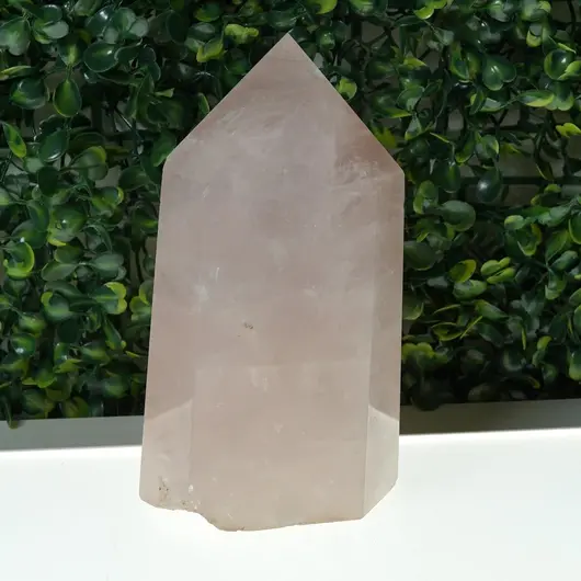 Turn / Obelisc din Cuart roz, A11
