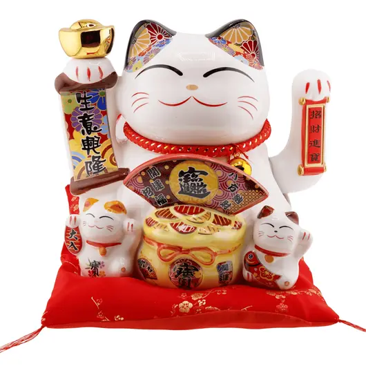 Pisica norocoasa Maneki Neko din ceramica pe perna cu doi pui si bolul prosperitatii - 19cm
