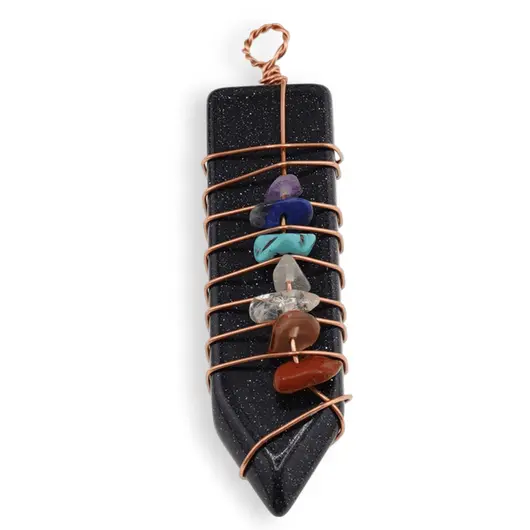 Pandantiv Goldstone albastru cu montura din sarma si cristalele celor 7 chakre, 48mm
