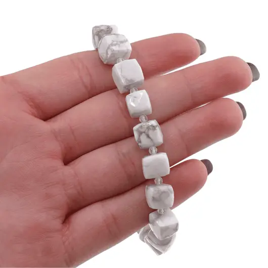 Bratara Howlit cuburi fatetate 8-9mm si Cristal de stanca sfere fatetate 2mm, imagine 5