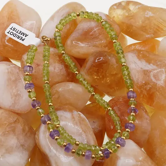 Colier Peridot discuri fatetate 4-5mm si Ametist discuri fatetate 6mm cu bumbi aurii, imagine 4