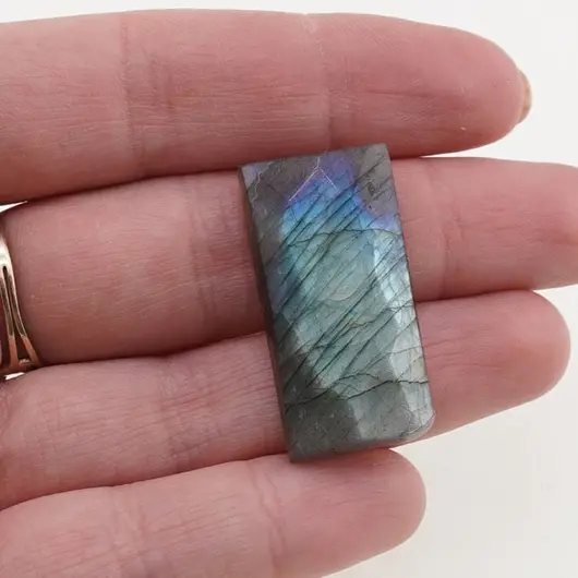 Cabochon Labradorit fatetat 31x15x6mm F9