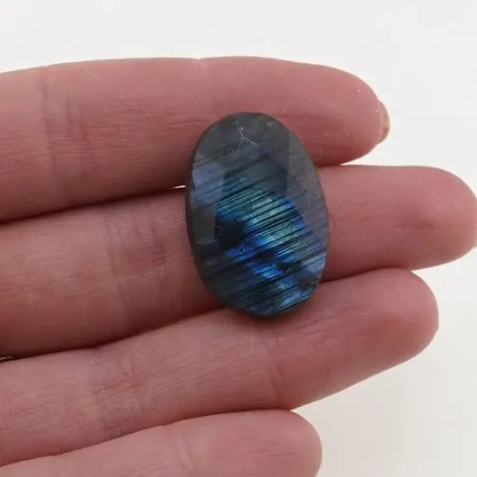 Cabochon Labradorit fatetat 26x18x6,5mm F13