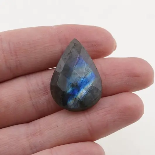 Cabochon Labradorit fatetat 27x19x7,5mm F30