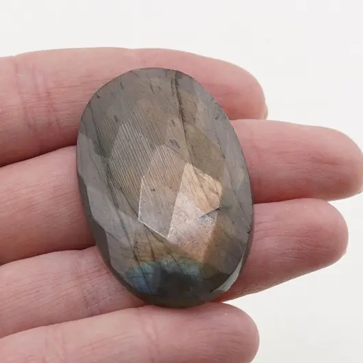 Cabochon Labradorit fatetat 43x27x7mm F64