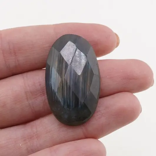 Cabochon Labradorit fatetat 35x20x8mm F77