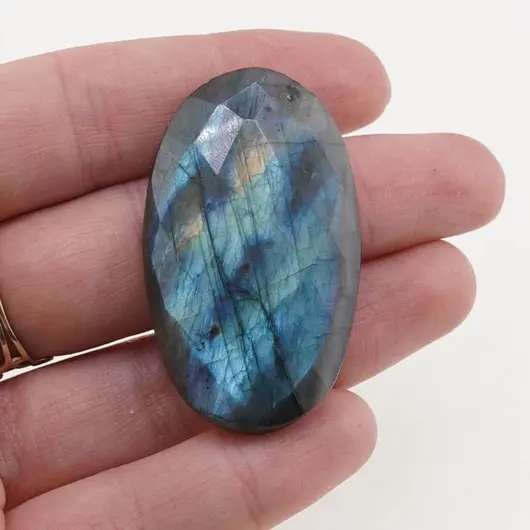 Cabochon Labradorit fatetat 45x26x7mm F81