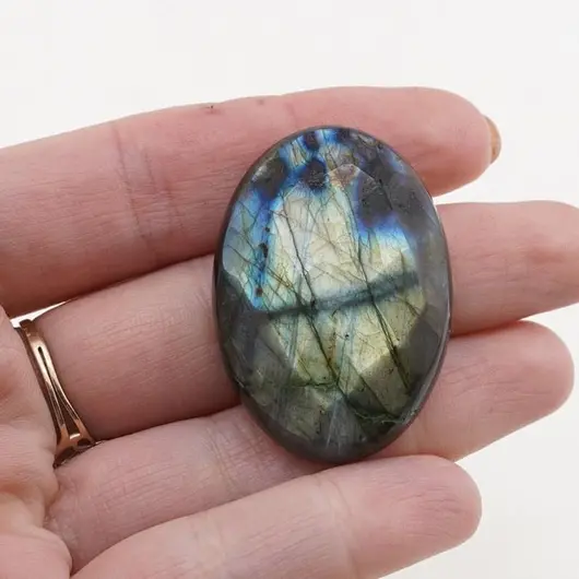 Cabochon Labradorit fatetat 39x27x9,5mm F89