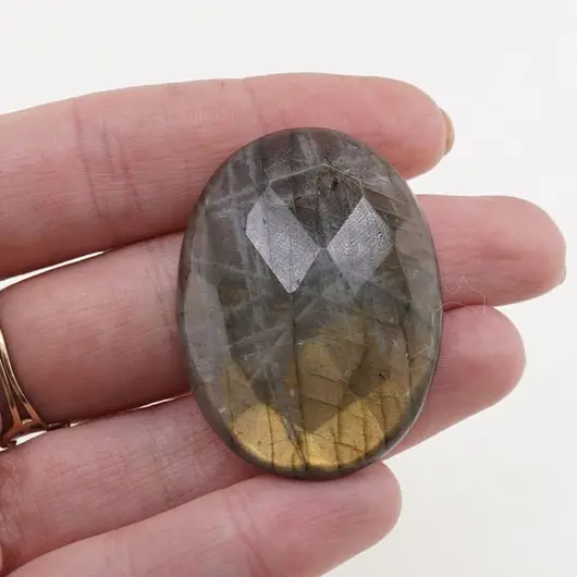 Cabochon Labradorit fatetat 41x30x6,5mm F109