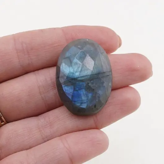 Cabochon Labradorit fatetat 32x23x8,5mm F119