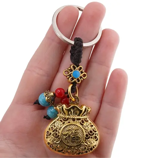 Breloc Feng Shui Amuleta cu nod mistic si sacul prosperitatii auriu, 9cm, imagine 2