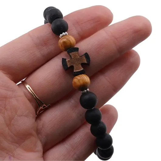 Bratara pe elastic cu margele negre, lemn natural si cruce centrala, imagine 3