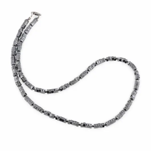 Colier Hematit hexagonal 4mm si sfere fatetate 2mm