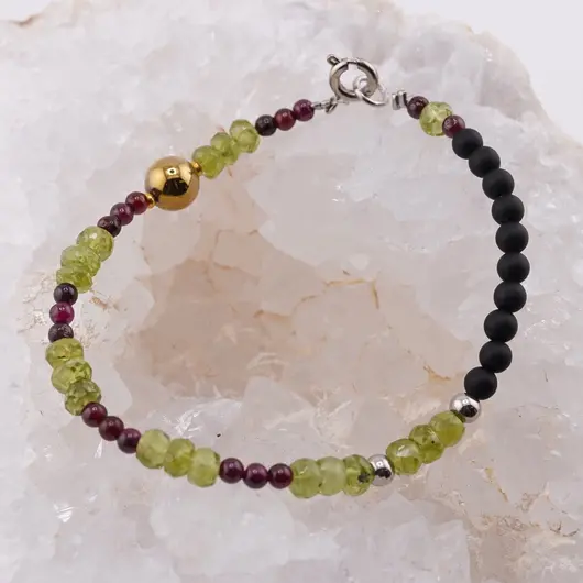 Bratara Peridot discuri fatetate 5mm cu Granat si Onix negru mat sfere 3-4mm, imagine 2