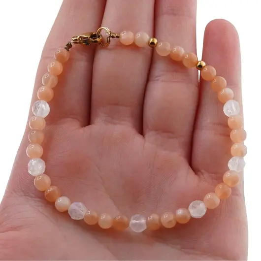 Bratara Piatra lunii piersica sfere 4mm si Piatra lunii alba sfere fatetate 5mm cu bumbi aurii, imagine 4