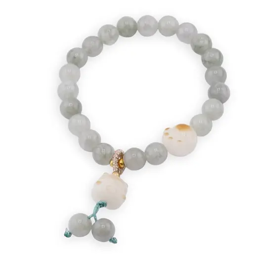 Bratara pe elastic cu Cuart gri sfere 8mm si charm Maneki Neko