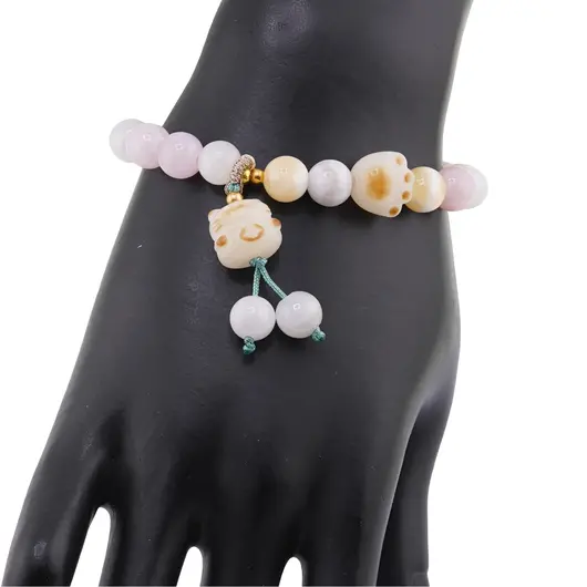 Bratara pe elastic cu Mix cuarturi sfere 8mm si charm Maneki Neko, imagine 2