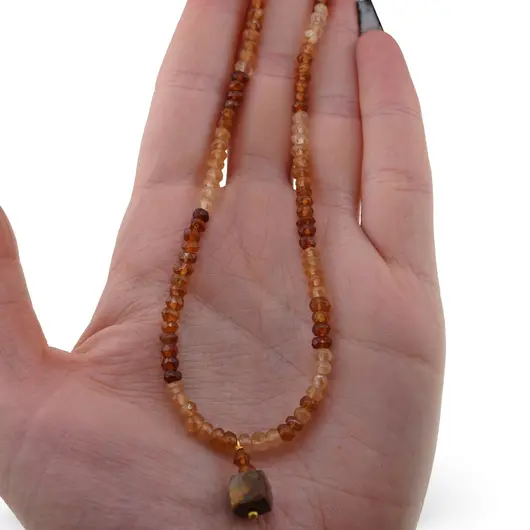 Colier Granat Hessonit discuri fatetate 4mm si pandantiv Ochi de tigru cub fatetat 6-7mm, imagine 3