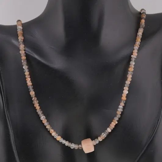 Colier Mix Piatra lunii piersica si gri discuri fatetate 4mm si cub fatetat 8mm, imagine 2