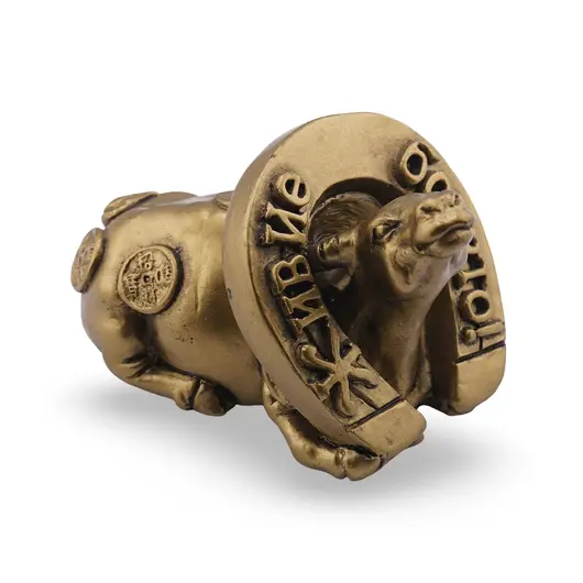 Statueta Feng Shui Bivol asezat cu potcoava din rasina, 7cm
