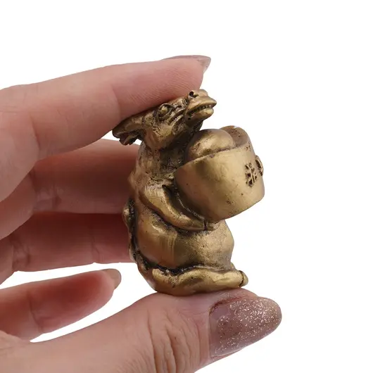 Statueta Feng Shui Bivol cu pepita in brate din rasina, 4,5cm, imagine 3