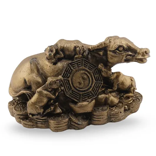 Statueta Feng Shui Bivol cu pui si Bagua din rasina, 10cm