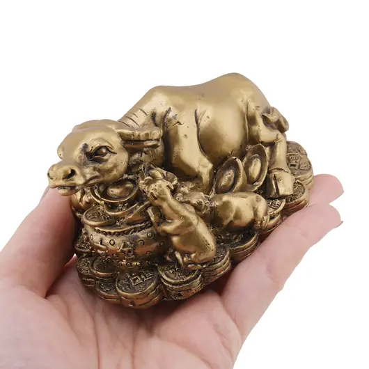 Statueta Feng Shui Bivol cu pui si bolul prosperitatii din rasina, 9,5cm, imagine 3