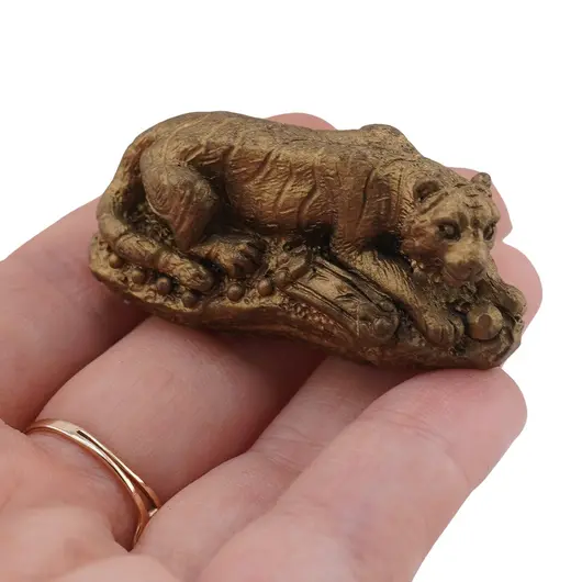 Statueta Feng Shui Tigru cu Ru yi din rasina, 4,5cm, imagine 3