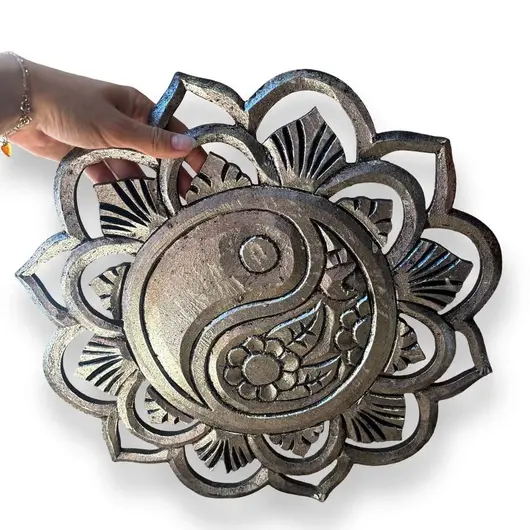 Decoratiune din lemn sculptat cu Ying Yang argintiu, imagine 3