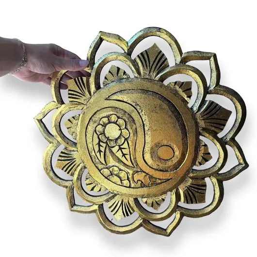 Decoratiune din lemn sculptat cu Ying Yang auriu, imagine 3