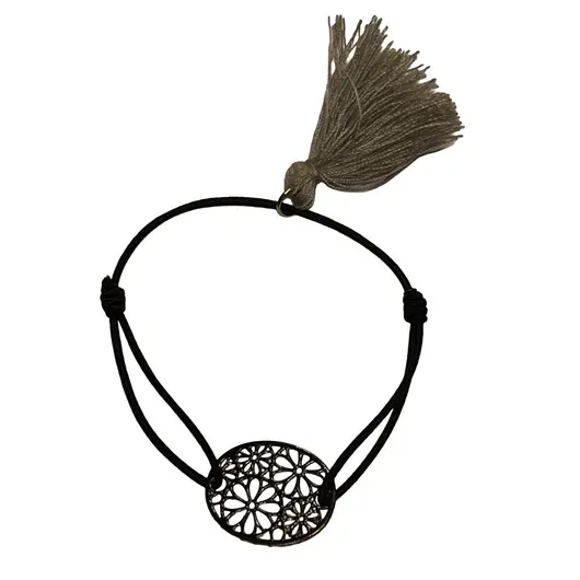 Bratara pe snur elastic cu charm negru floral