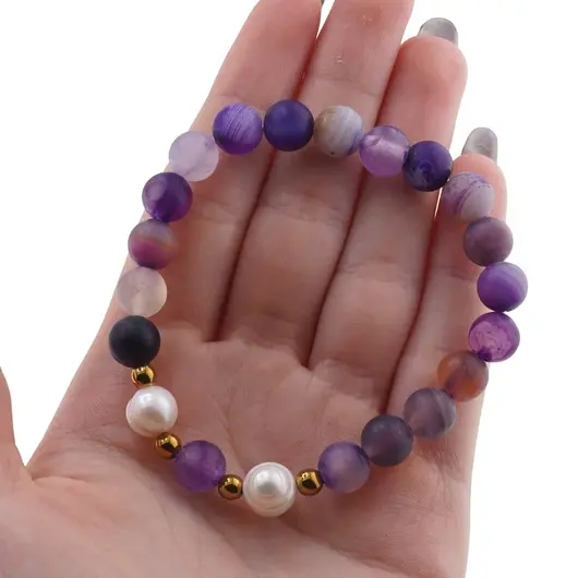 Bratara pe elastic Perle de cultura, bumbi aurii si Agat mov dantelat sfere mate 8mm, imagine 4