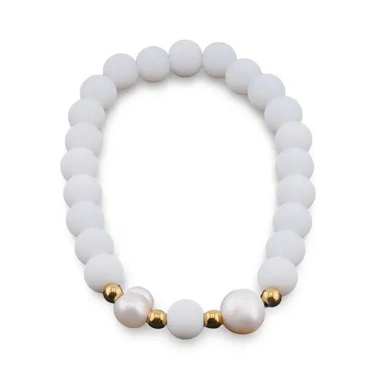 Bratara pe elastic Perle de cultura, bumbi aurii si Onix alb sfere mate 8mm