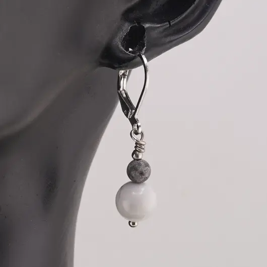 Cercei cu agatatoare Howlit sfere 8mm si Obsidian fulg de nea sfere 4mm, imagine 2