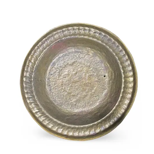 Farfurie rotunda vintage din alama, model gravat cu margine ornamentala, 29cm, imagine 2