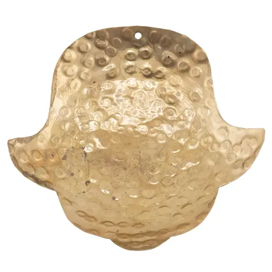 Farfurie vintage din alama ciocanita, forma mana Hamsa, 13cm