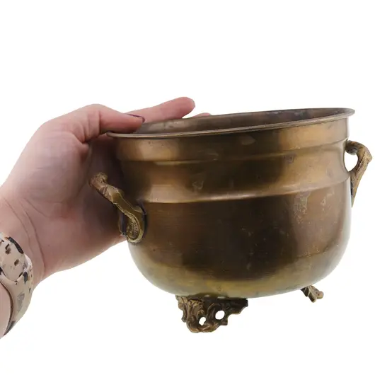 Vas vintage din alama pe picioare, cu manere laterale ornamentale, 16cm, imagine 3