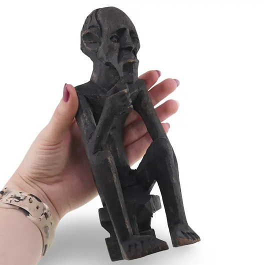 Statueta vintage din lemn sculptat manual, batran sezand cu pipa, 20cm, imagine 3
