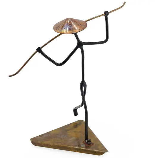 Statueta metalica vintage, model om cu palarie pe suport triunghiular, 16cm, imagine 3