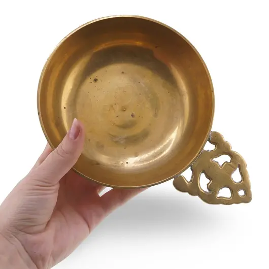 Bol vintage din alama cu maner decupat ornamental, 19cm, imagine 3