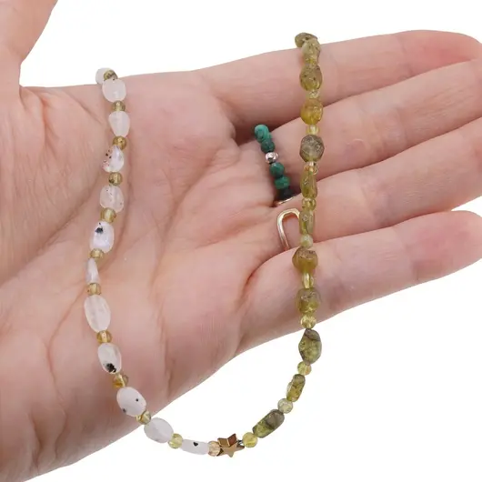 Colier Peridot neuniform si sfere 3-6mm cu Piatra lunii neuniforma 6-8mm si steluta din Hematit auriu 6mm, imagine 3