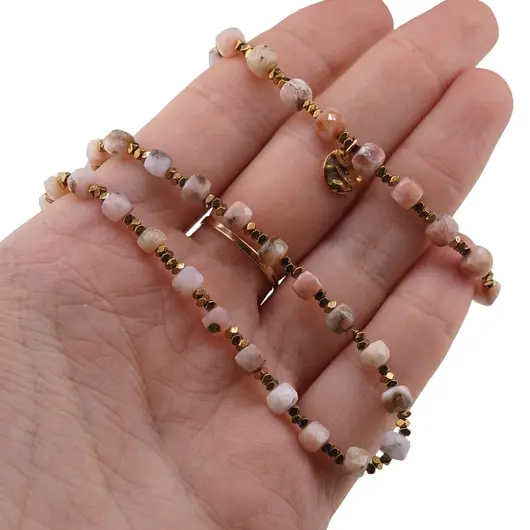Set bratara si colier Opal roz cuburi fatetate si Hematit auriu discuri, 2-5mm, imagine 3