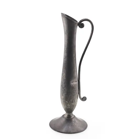 Vaza inalta vintage din metal argintiu, model minimalist pe picior, 18cm