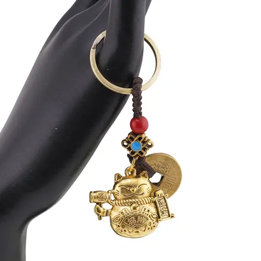 Amuleta breloc feng shui cu pisica Maneki Neko aurie si monede chinezesti, imagine 2