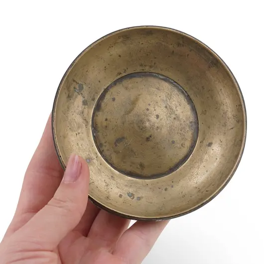 Tava vintage rotunda din alama patinata, 9,5cm, imagine 3