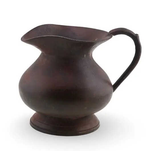 Ulcior vintage din metal patinat cu baza inaltata, 10cm
